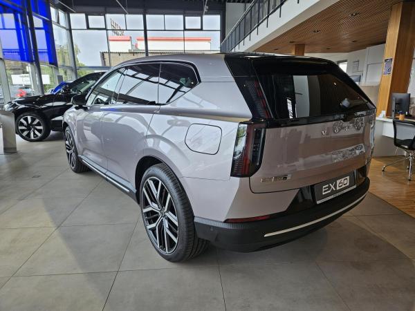 Volvo EX60