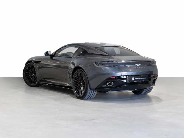 Aston Martin DB12