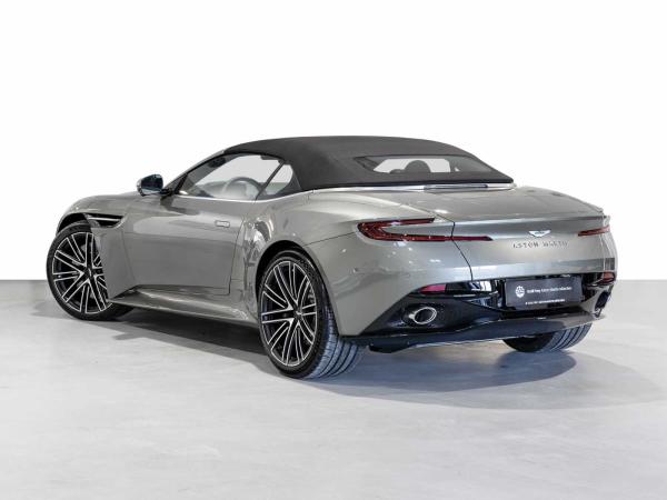 Aston Martin DB12