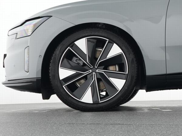 Volvo ES90