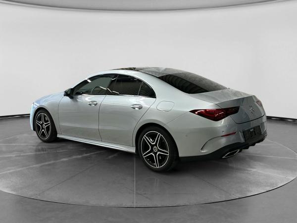Mercedes-Benz CLA 200