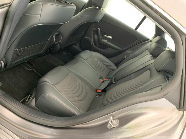 Mercedes-Benz CLA 220