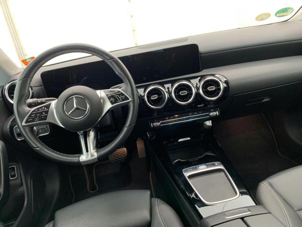 Mercedes-Benz CLA 220