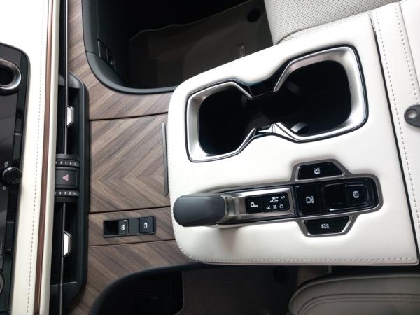 Lexus LM 350h AWD