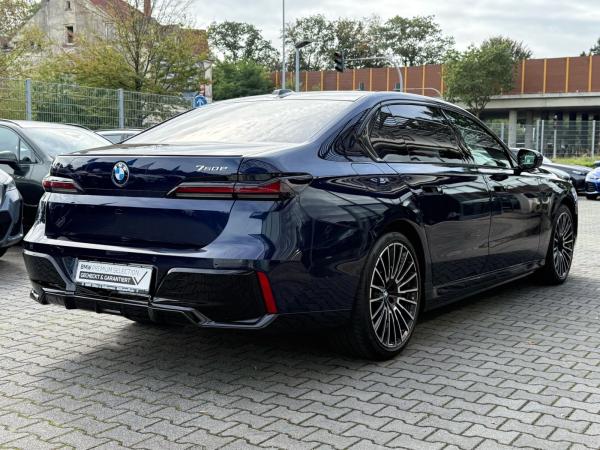 BMW 750