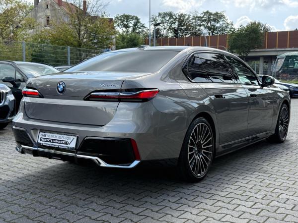 BMW 750
