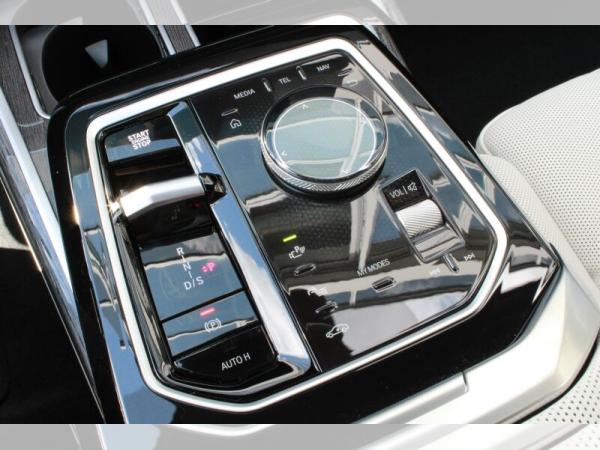 BMW 740