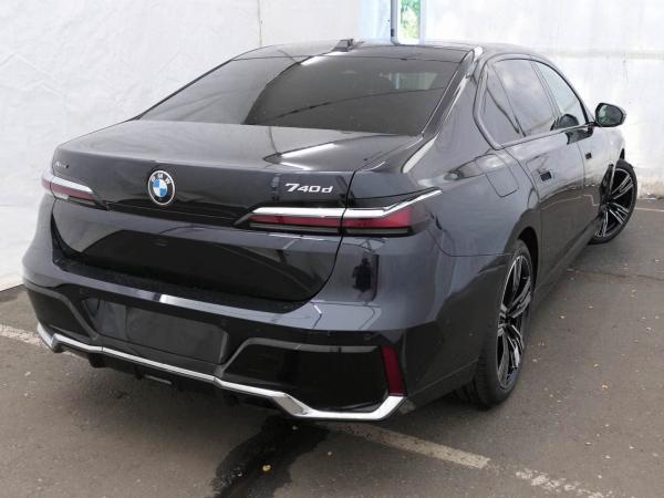 BMW 740