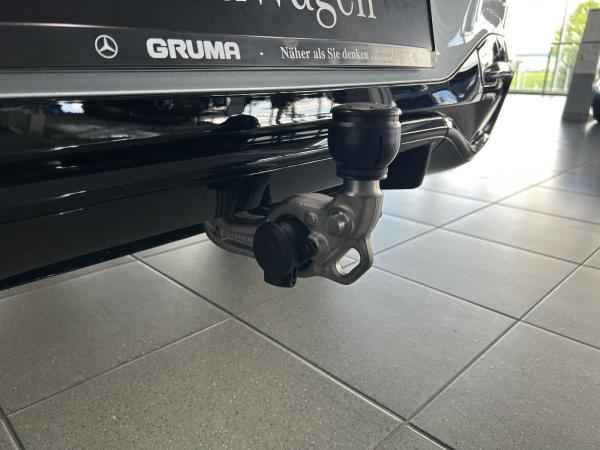 Mercedes-Benz GLB 220