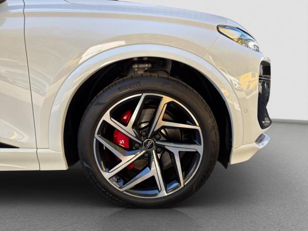 Audi SQ6 e-tron