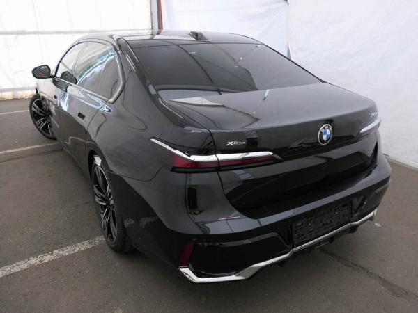 BMW 740