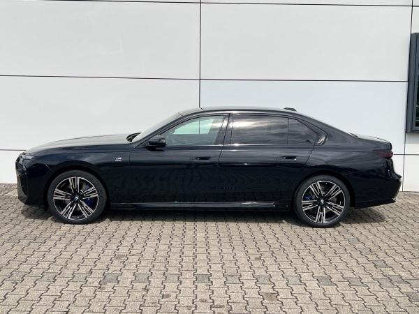 BMW 740