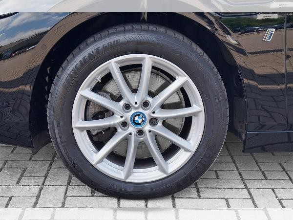 BMW 225